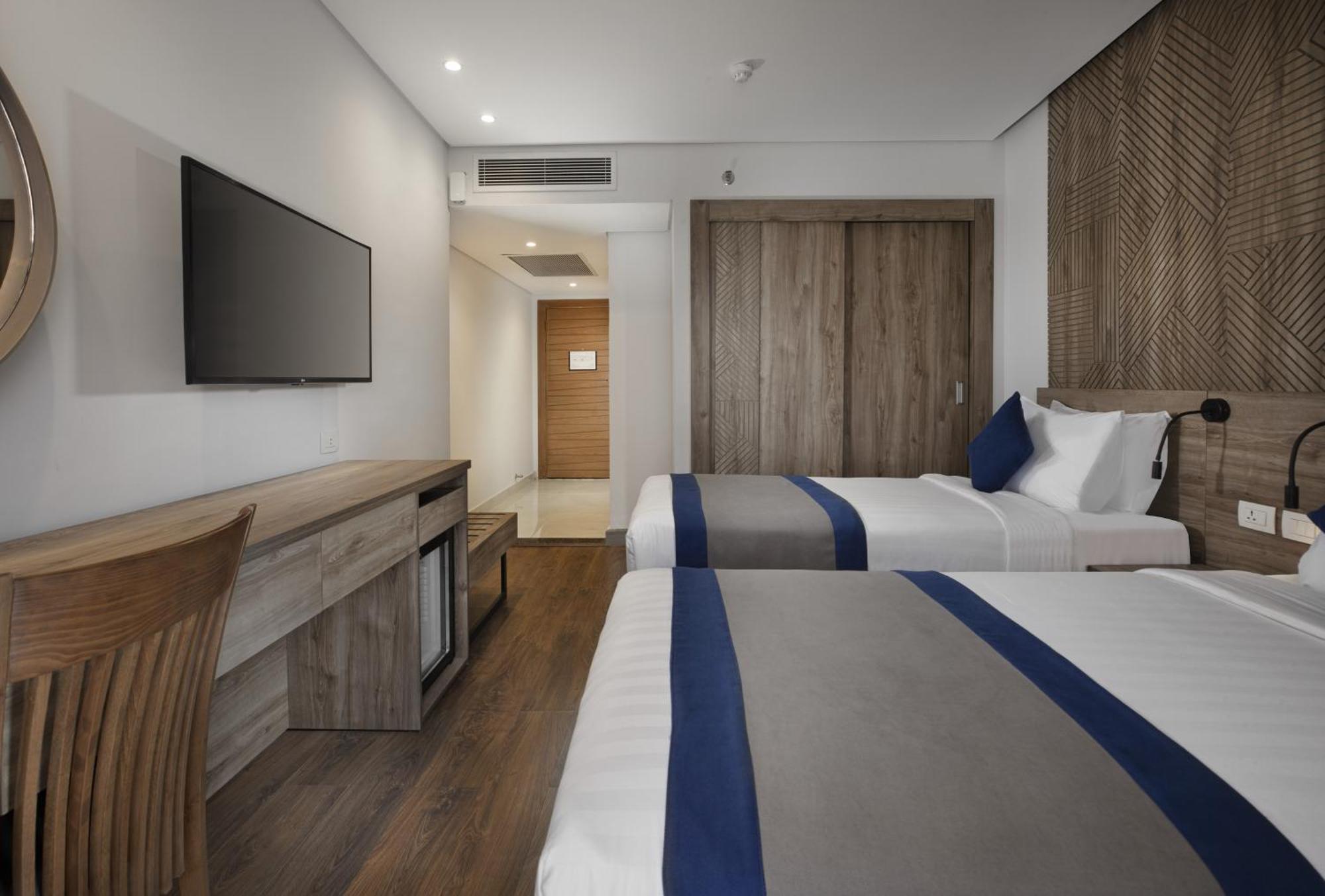 Pyramisa Suites Hotel Cairo Giza Екстериор снимка Standard room